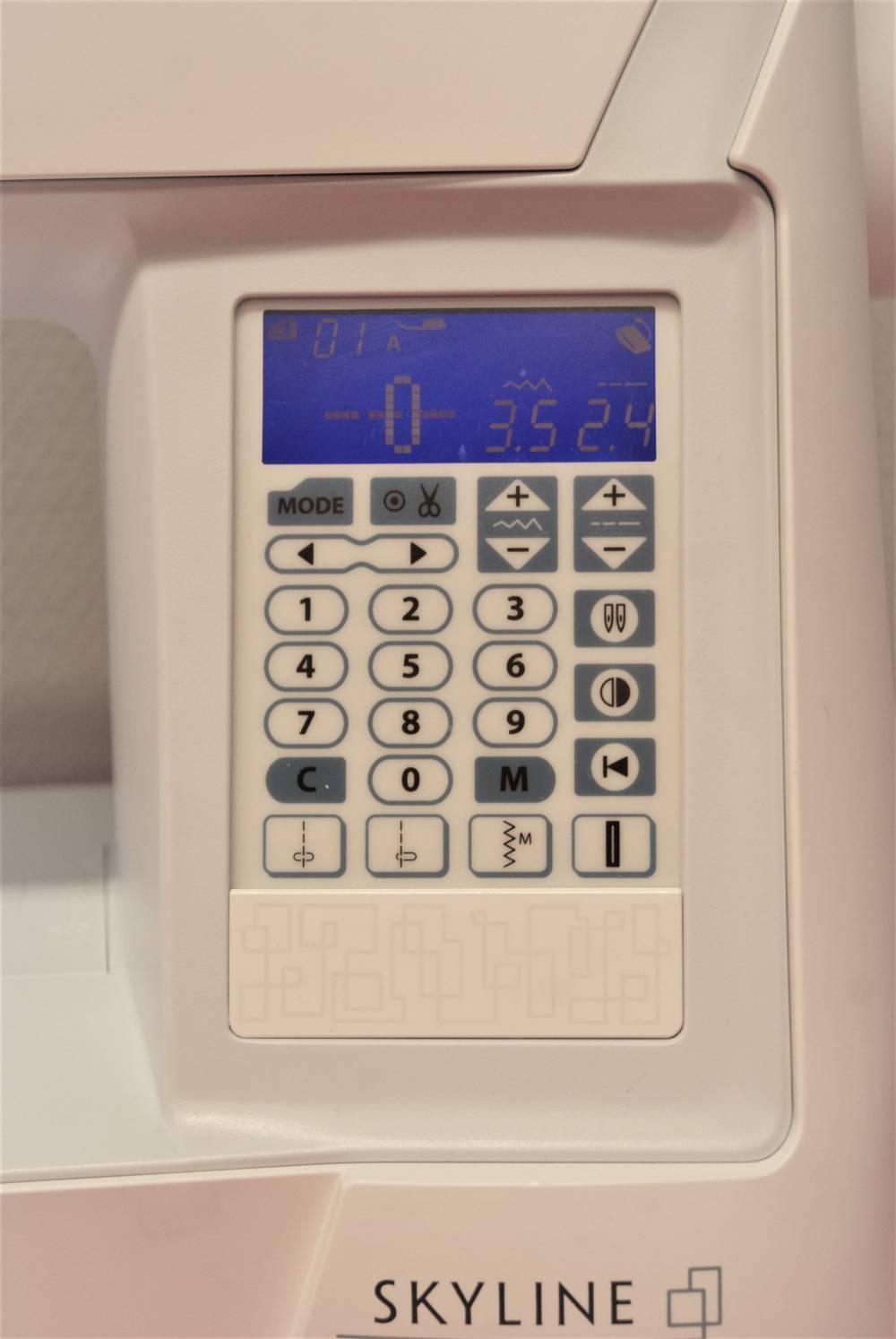 Janome Skyline S3 4