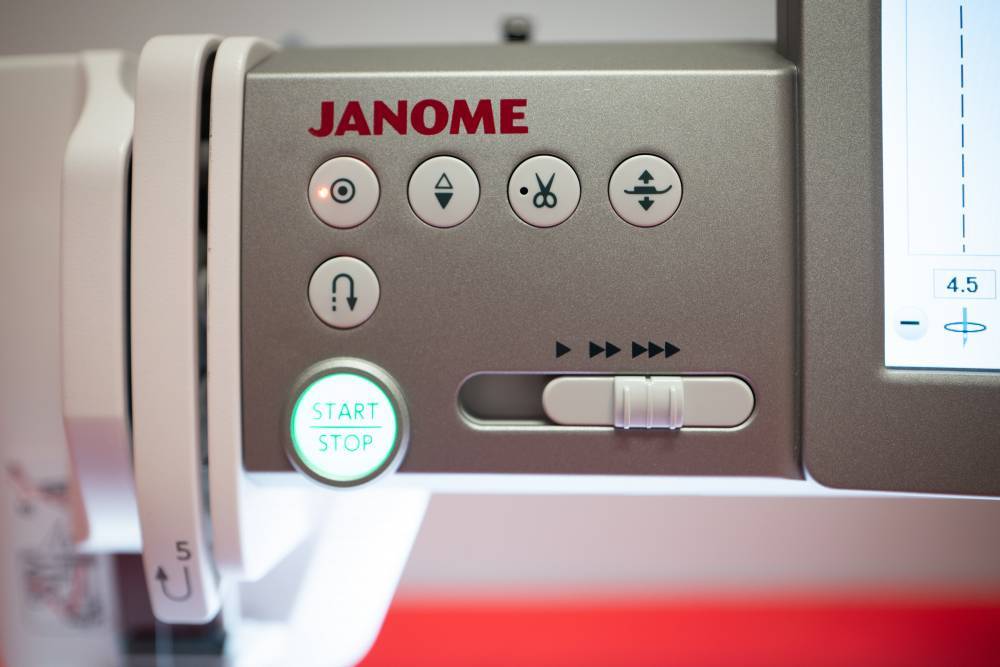 Janome Continental M7 P 2