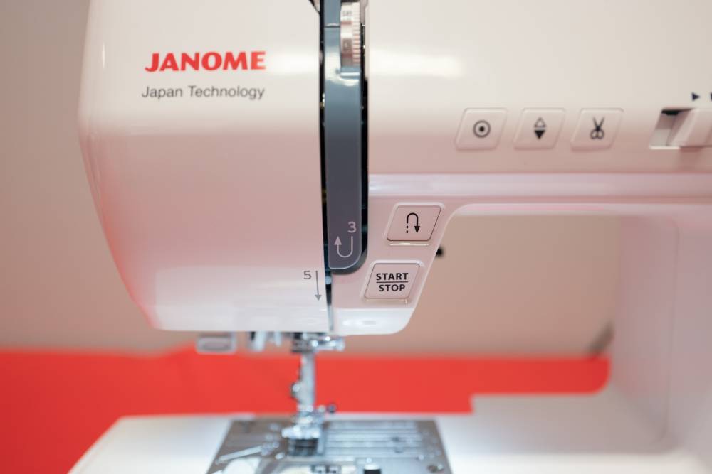 Janome Jubilee 150 Computer 2