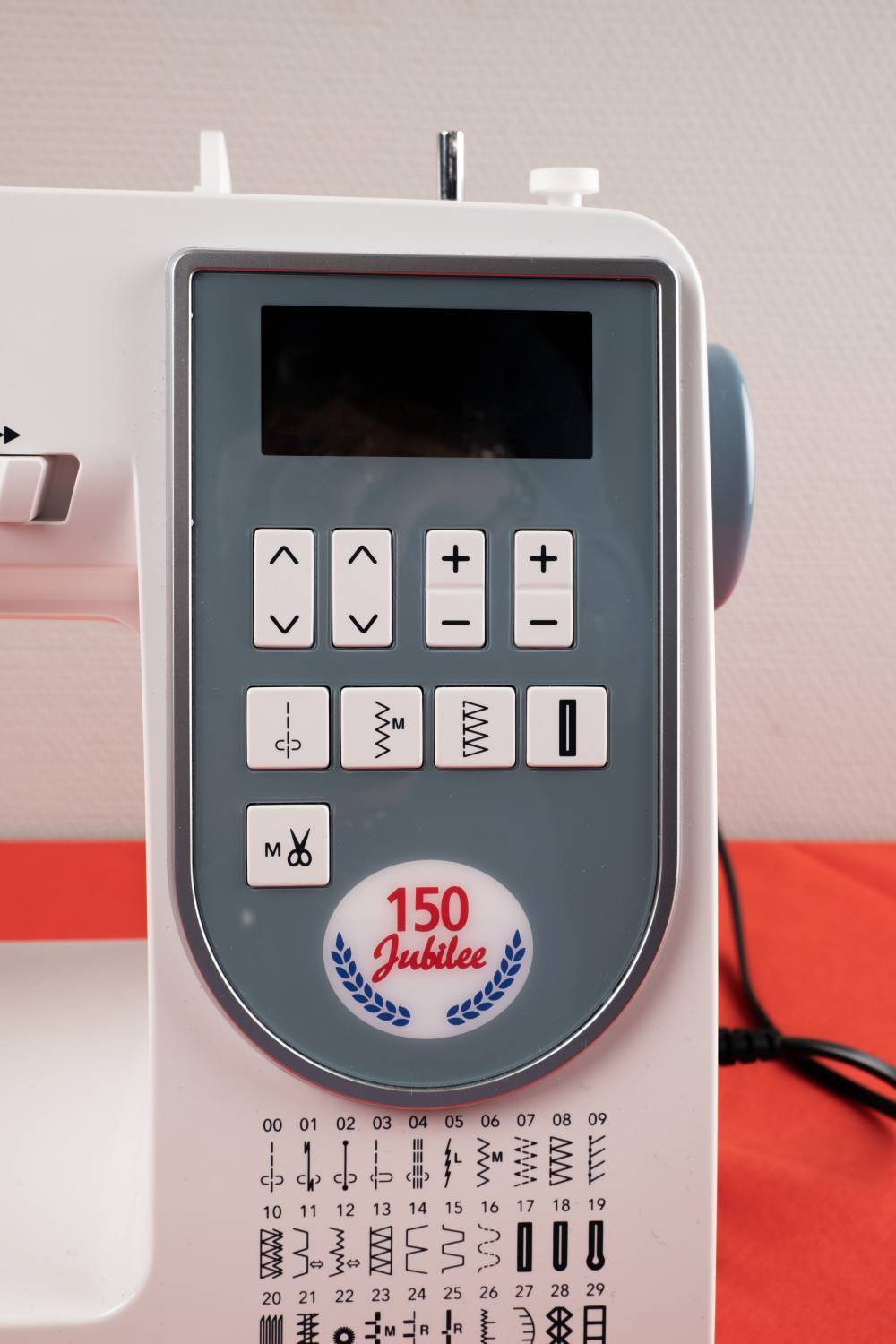 Janome Jubilee 150 Computer 3