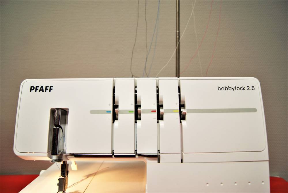 Pfaff Hobbylock 2.5 4